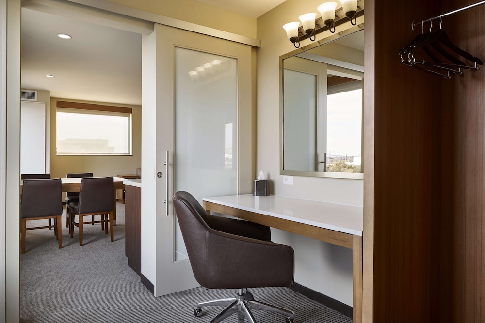 Hyatt Place Wilmington Riverfront 59/66