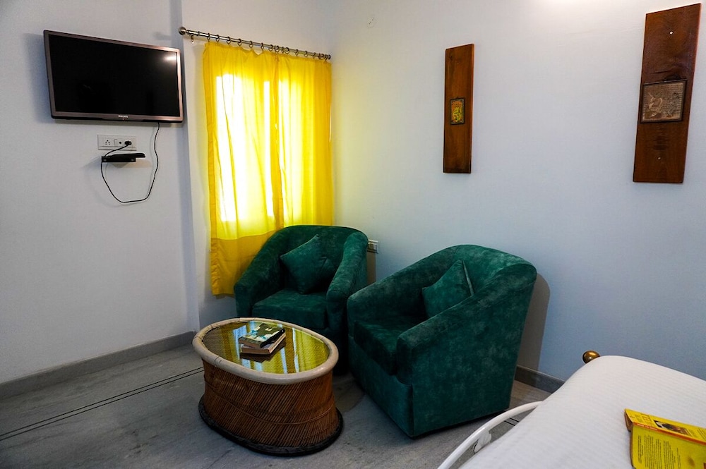 Moustche Udaipur 42/68