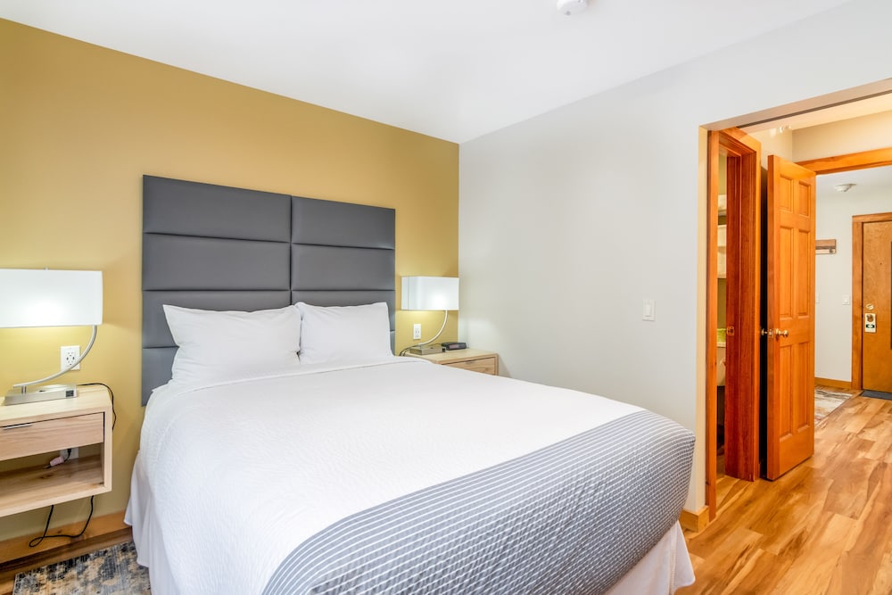 Grey Fox Inn Resort 28/66