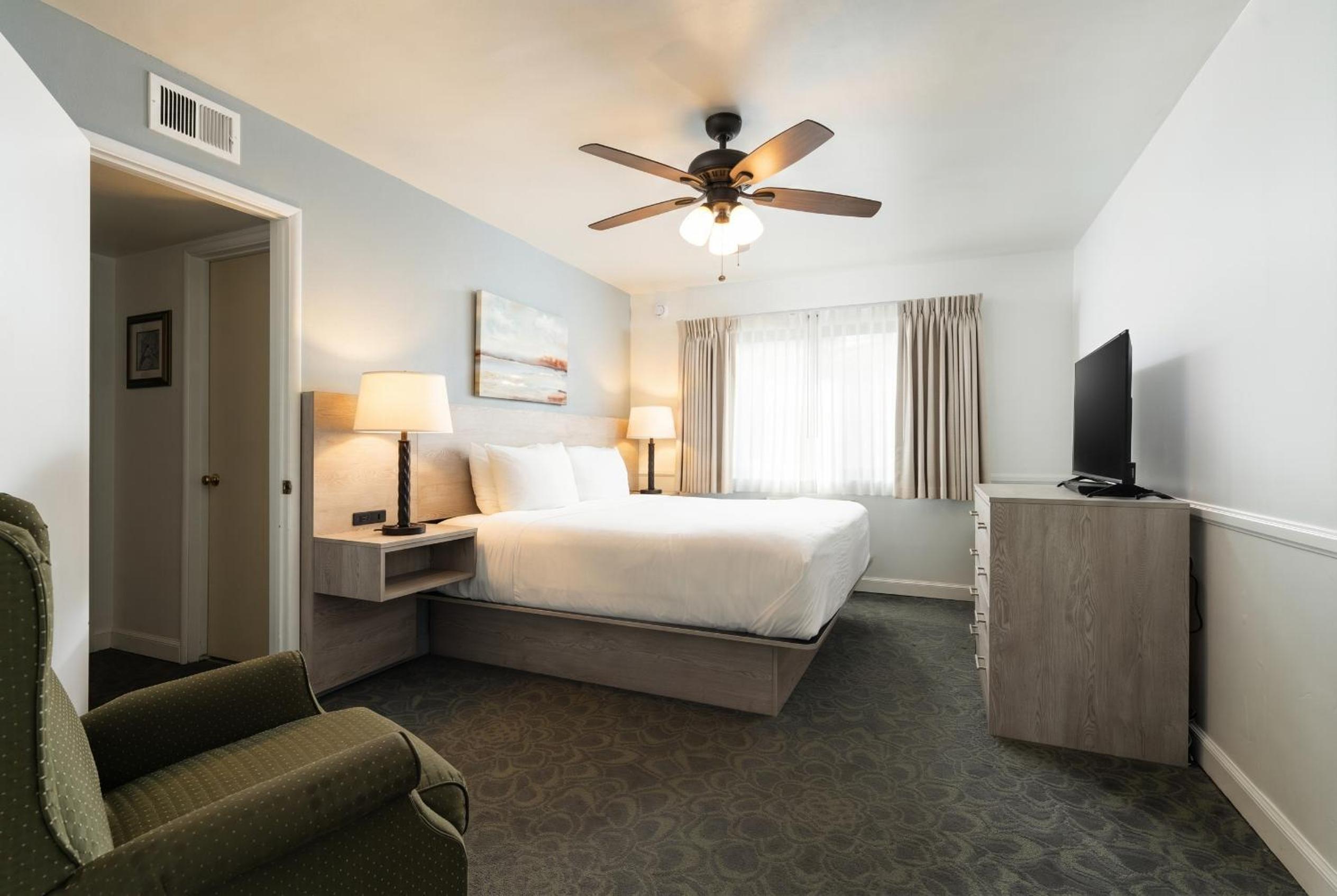 Harbor, Suite, 2 Queen Beds, Sofa