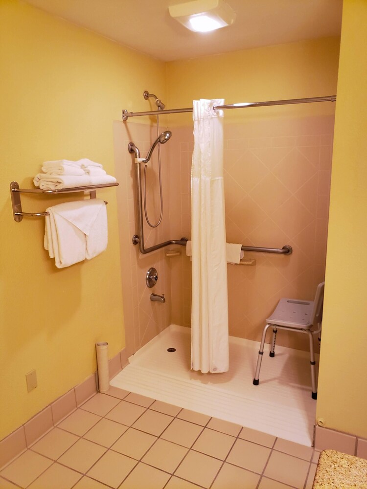 Quality Inn & Suites Vancouver - Hazel Dell 12/59