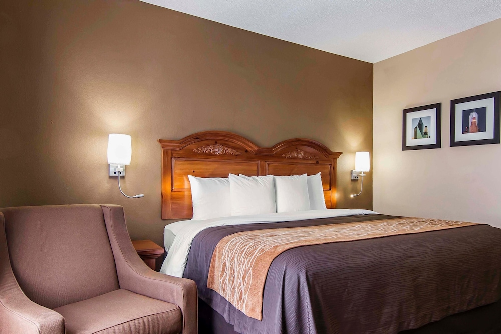 Quality Inn & Suites I-35 E-Walnut Hill 8/41