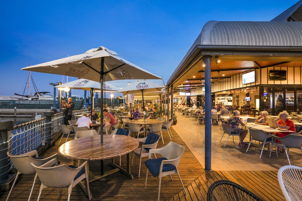 Nightcap At Kawana Waters Hotel 52/65