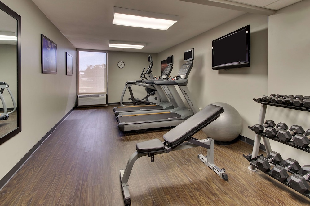 Drury Inn and Suites Poplar Bluff 27/48