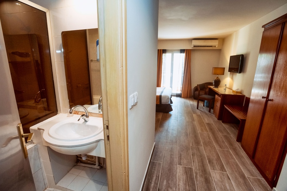 Cafa de Rome Business Hotel 10/30