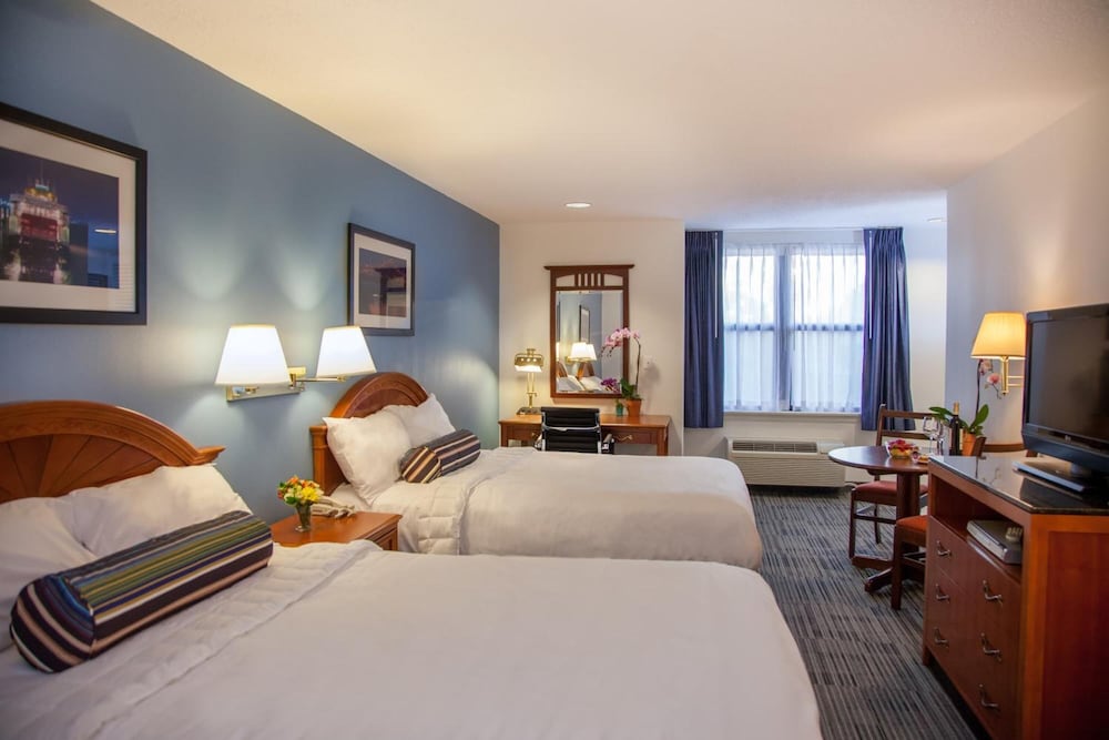 Federal City Inn & Suites 15/34