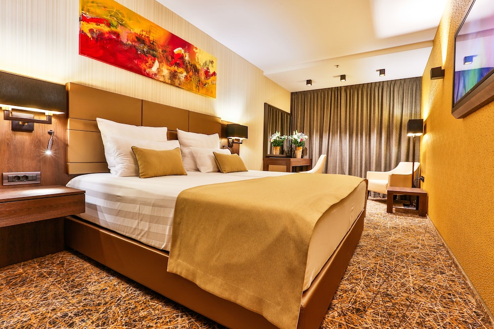 Hotel Zeta 6/39