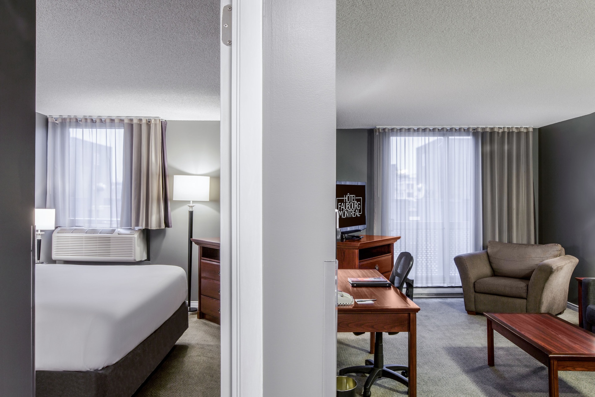 1 BEDROOM, SUITE, QUEEN BED, KITCHENETTE