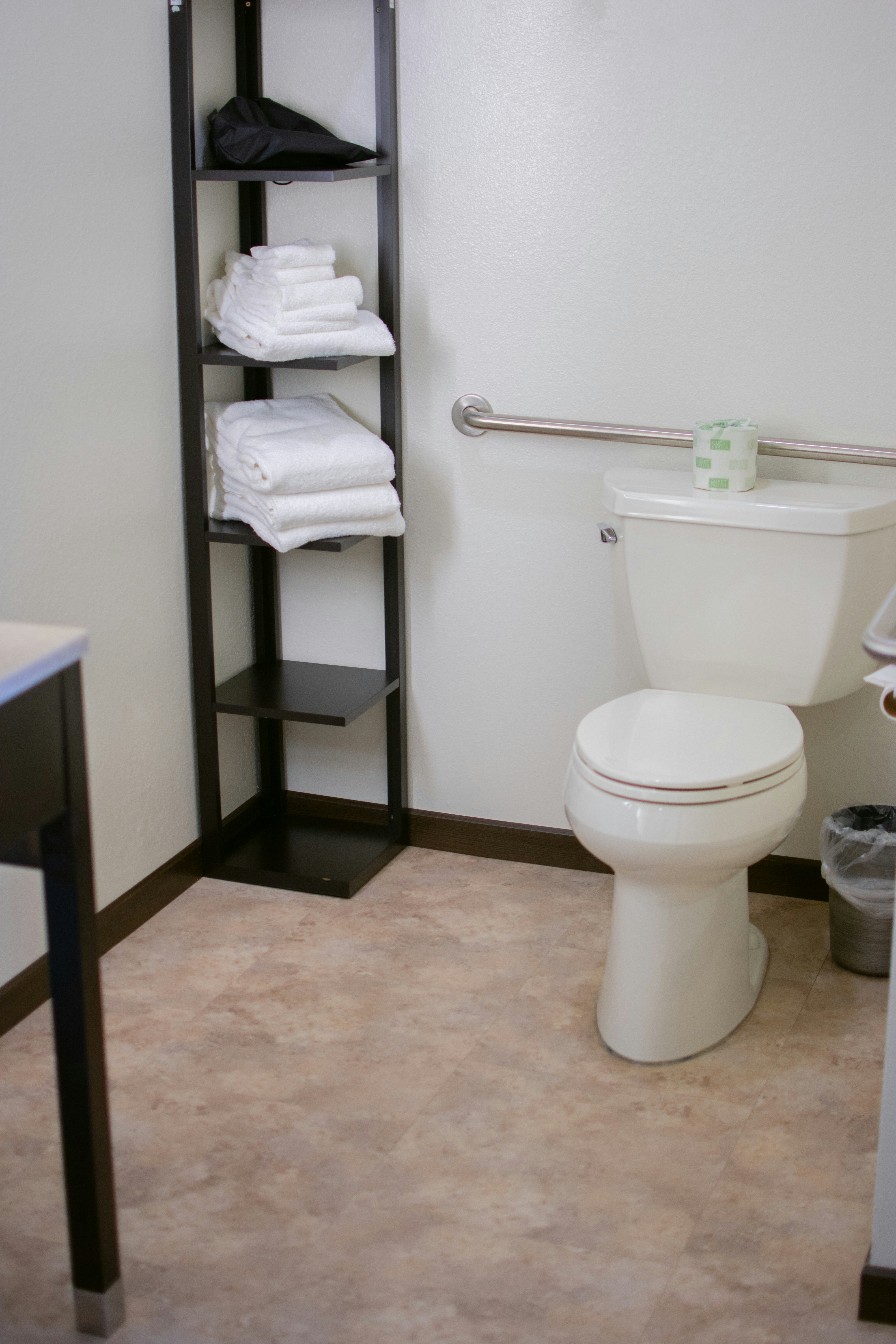 Boarders Inn & Suites by Cobblestone Hotels - Syracuse 25/25