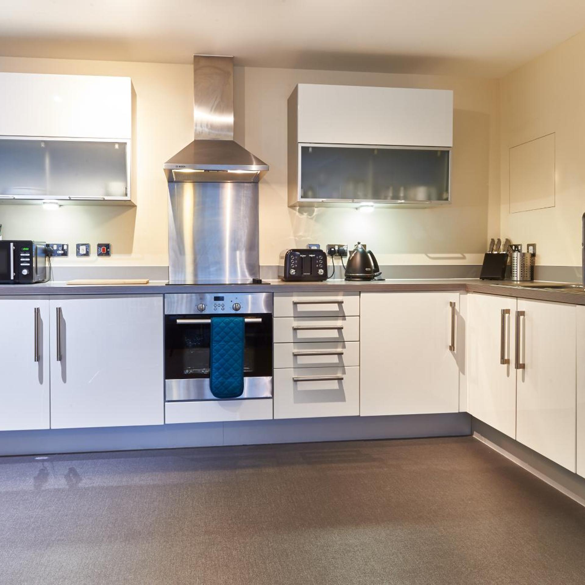 VIZION SERVICED APARTMENTS 6/50