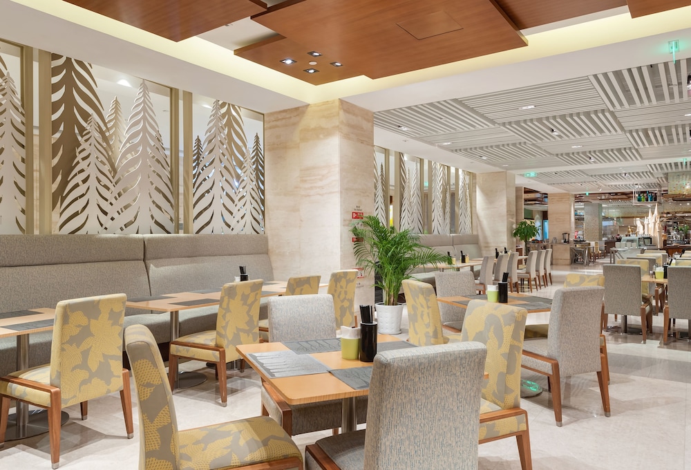 Holiday Inn Qingdao Expo 30/34