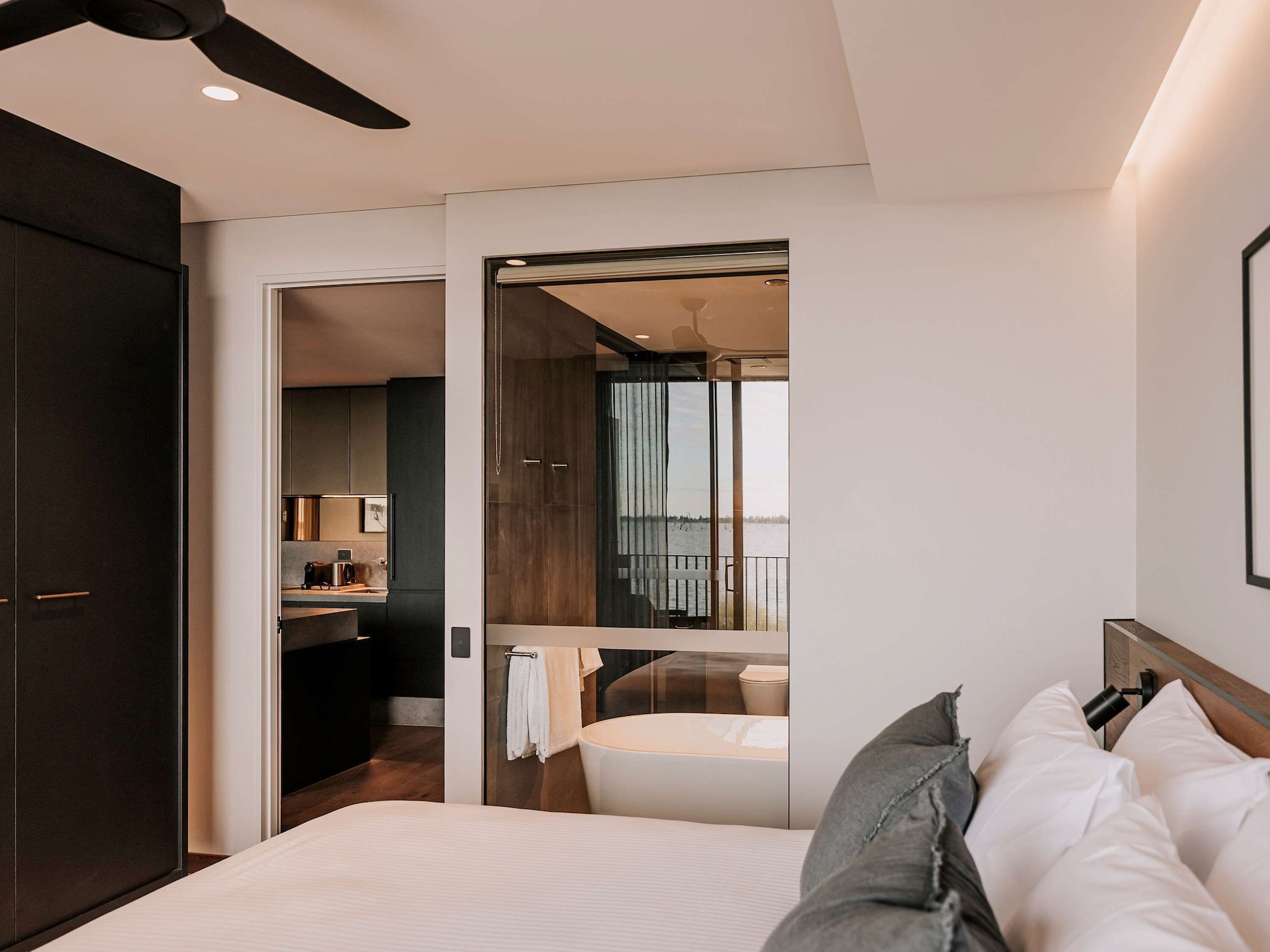 1 Bedroom, Apartment, Double Bed, Lake Front, Lake View، The Sebel Yarrawonga Silverwoods 4/8