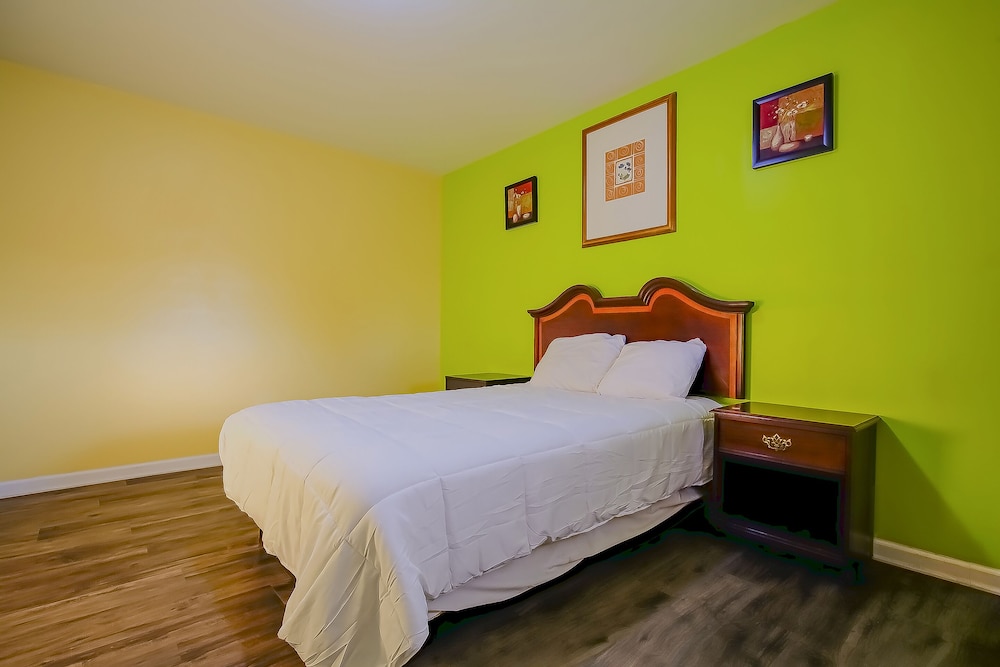 Hotel O Markham IL near Harvey/Tinley Park 17/26