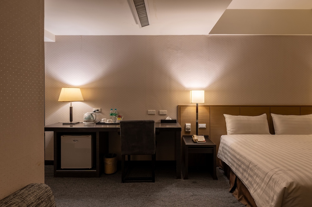 غرفة تنفيذية بسرير كوين، Guide Hotel Taipei Chongqing 7/10