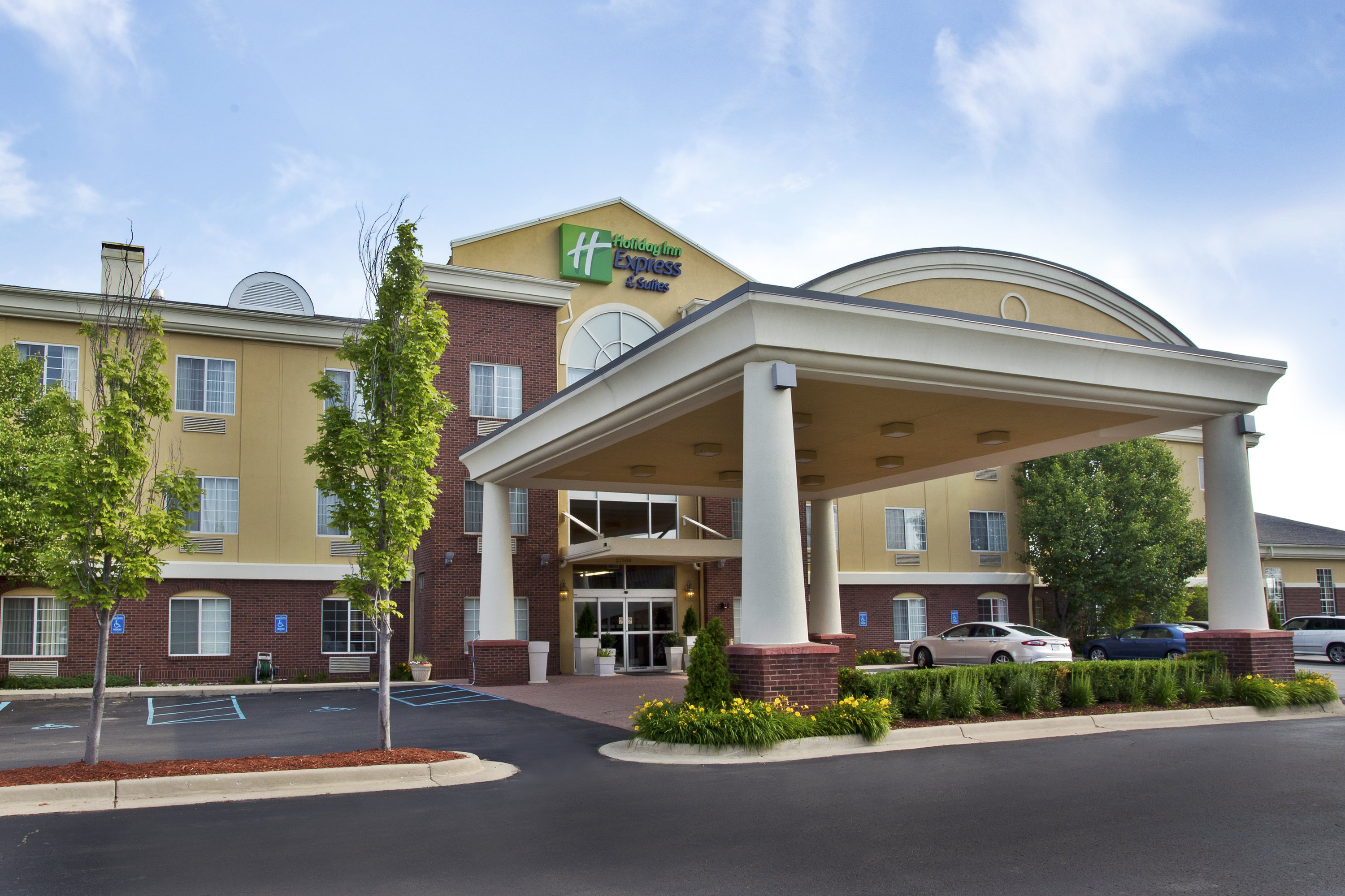 Holiday Inn Express Hotel Suites Woodhaven 4/59