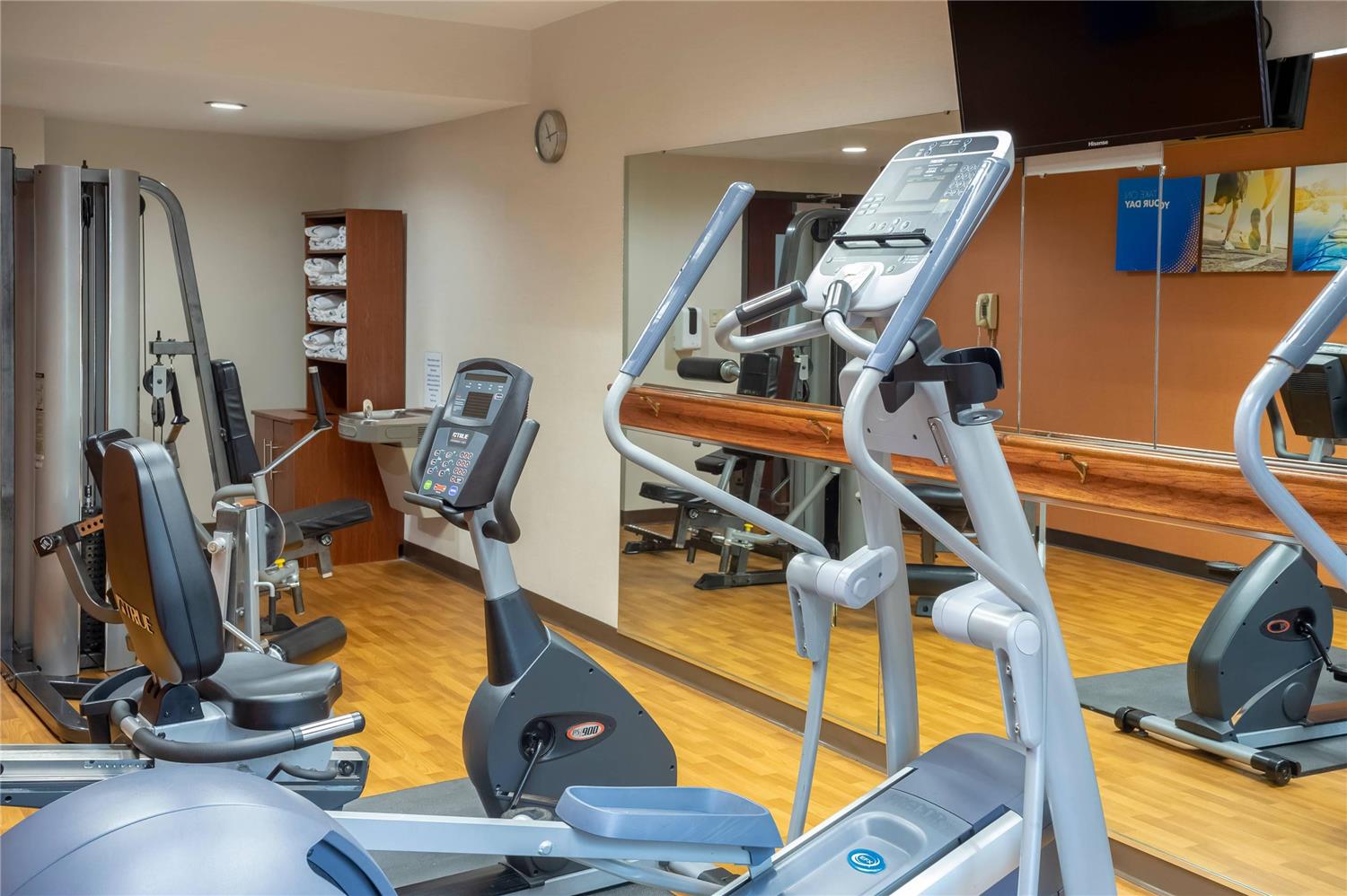 Comfort Suites Outlet Center 7/16