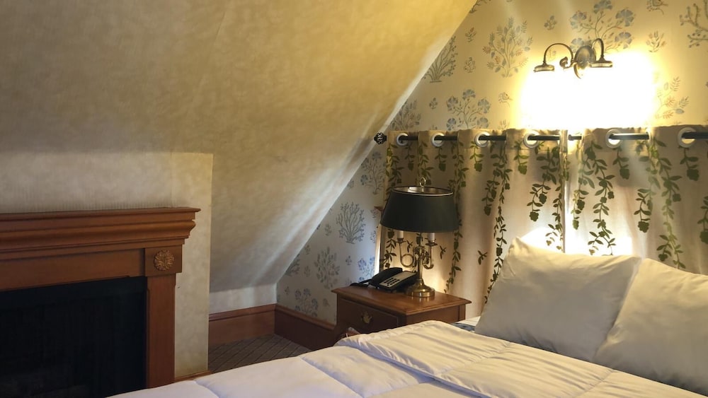 Pacific Grove Inn 35/79