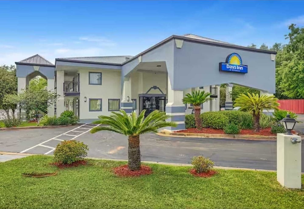Days Inn by Wyndham Foley 31/33