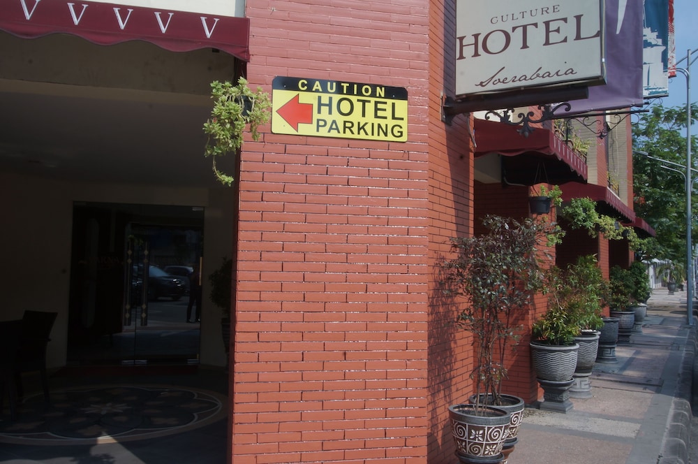 Varna Culture Hotel Soerabaia 2/49