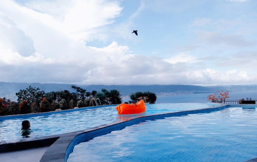 Hotel Santika Luwuk Sulawesi Tengah 36/42