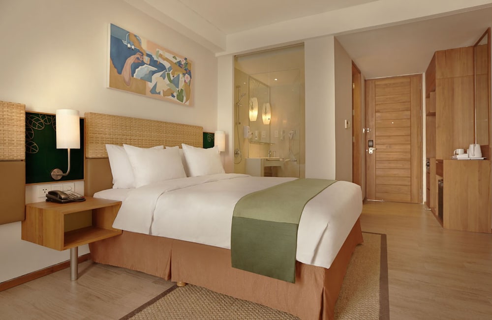 DELUXE, QUEEN BED