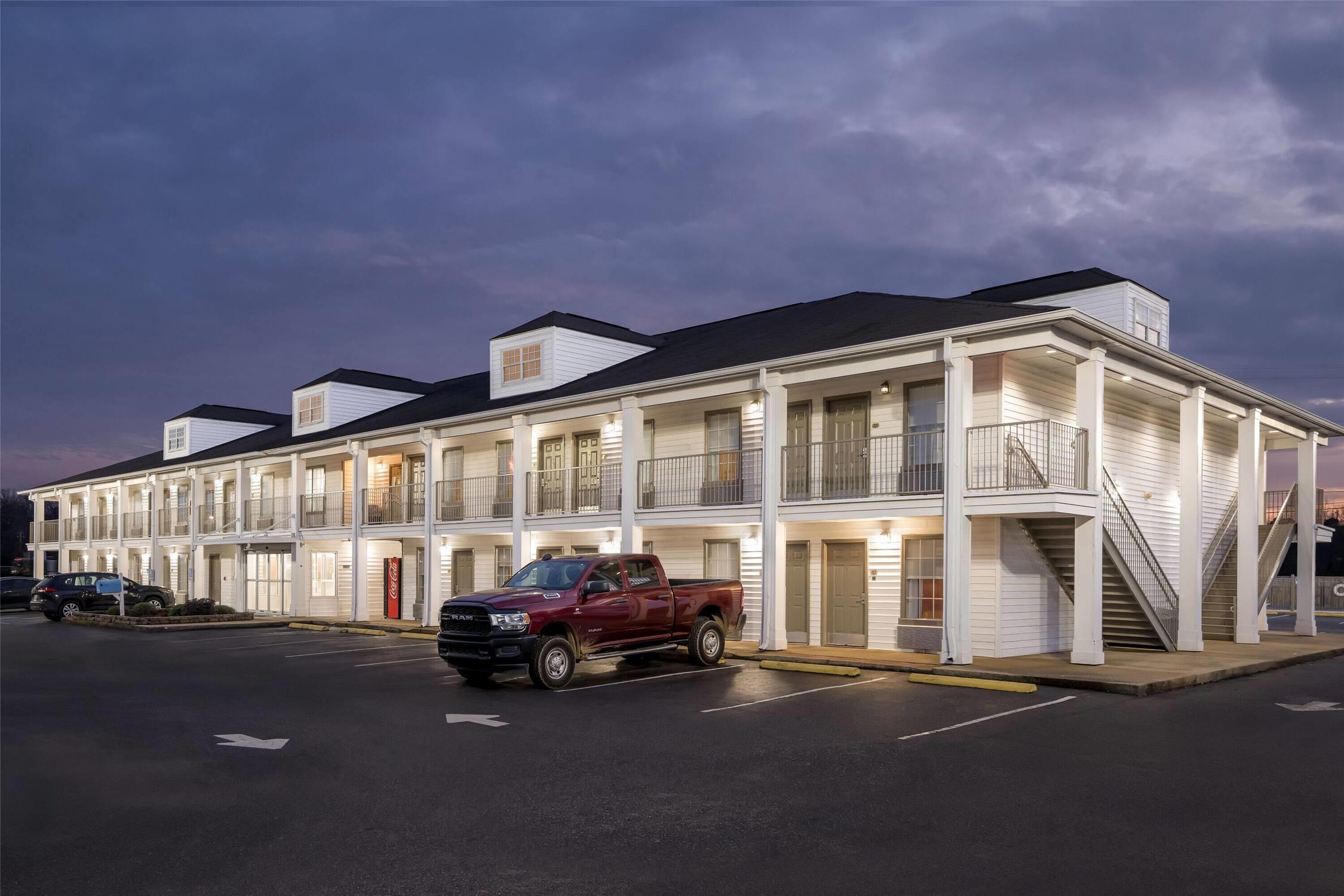 Baymont by Wyndham Tuscaloosa 31/36