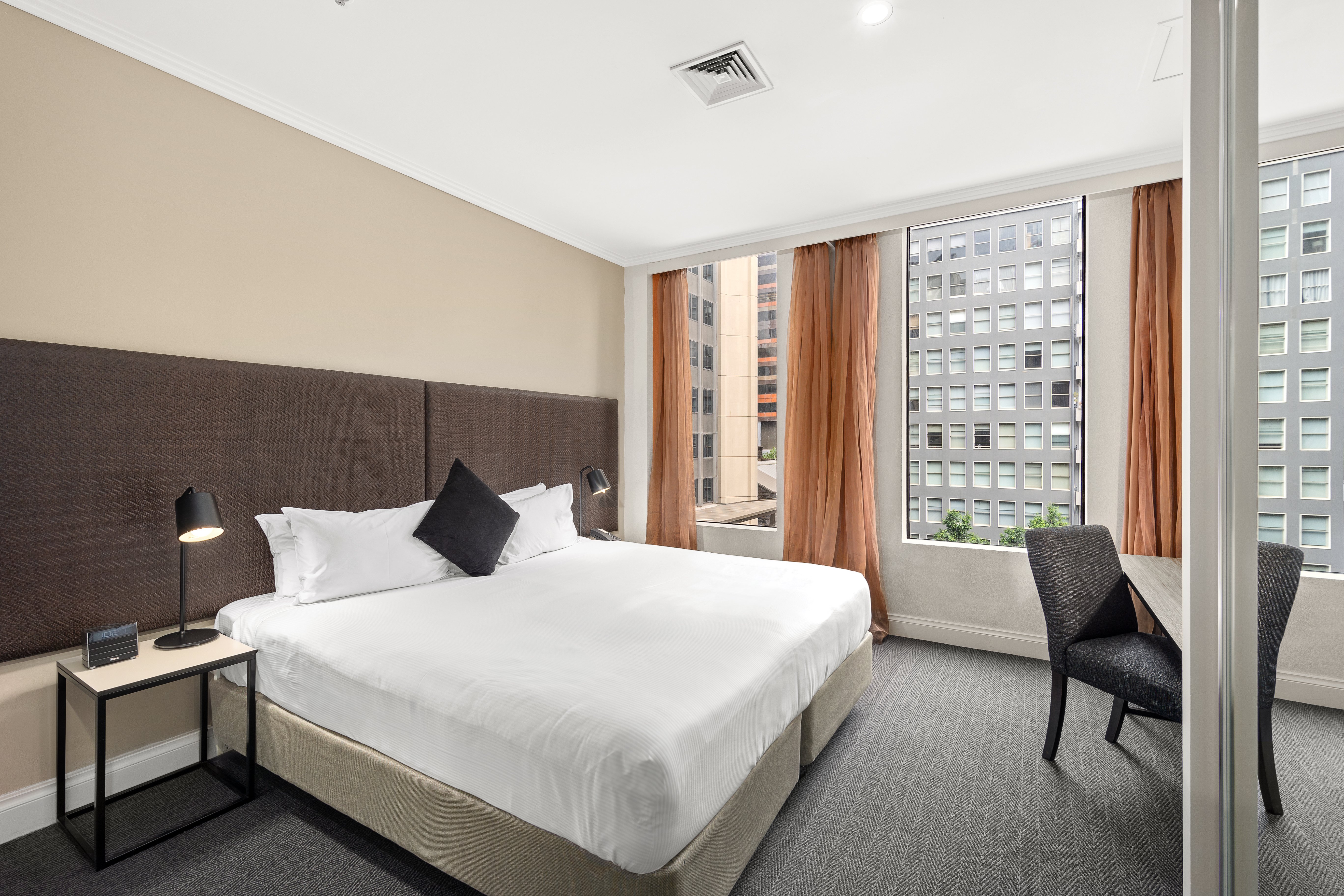 Melbourne City Suites 12/50