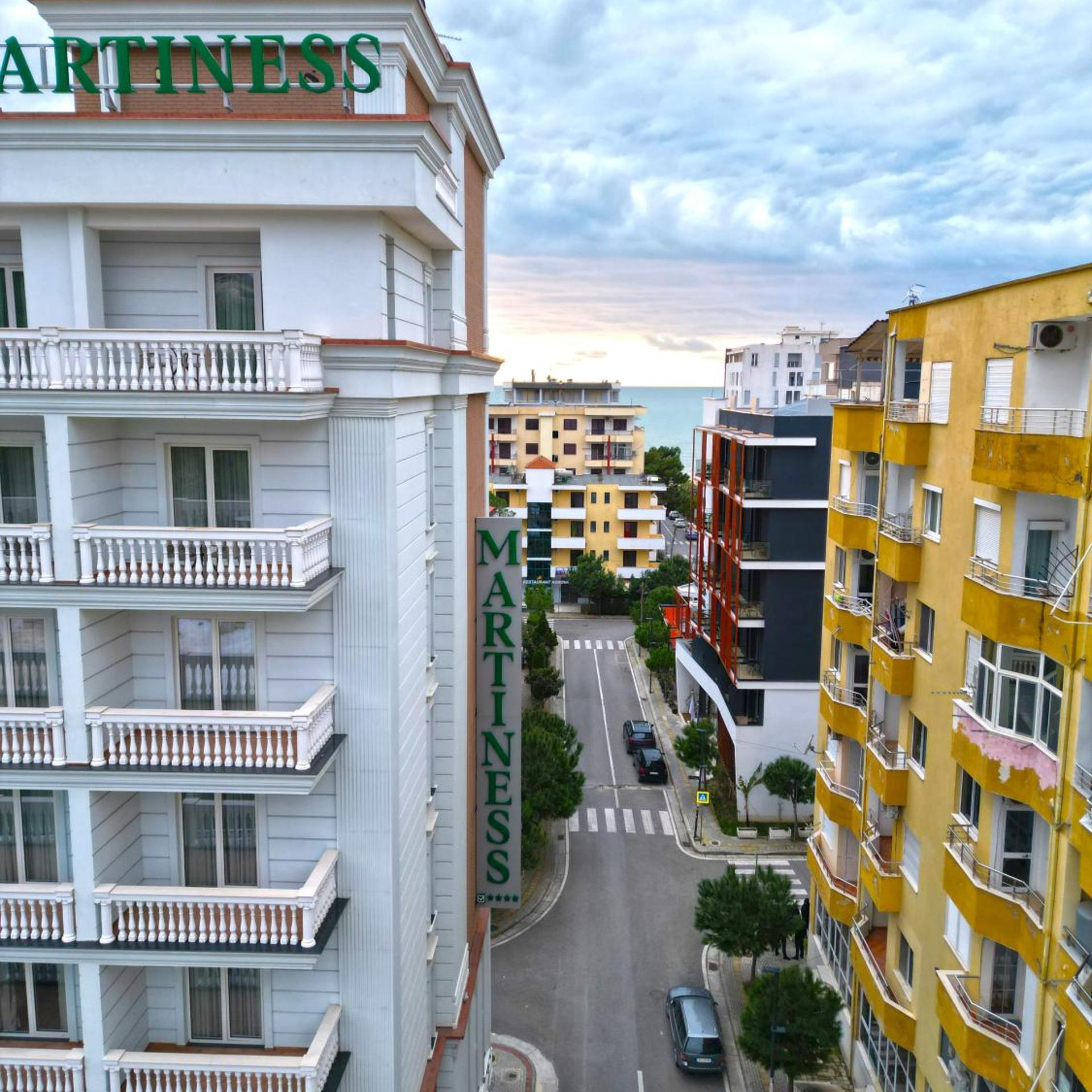 Martiness Hotel 13/92