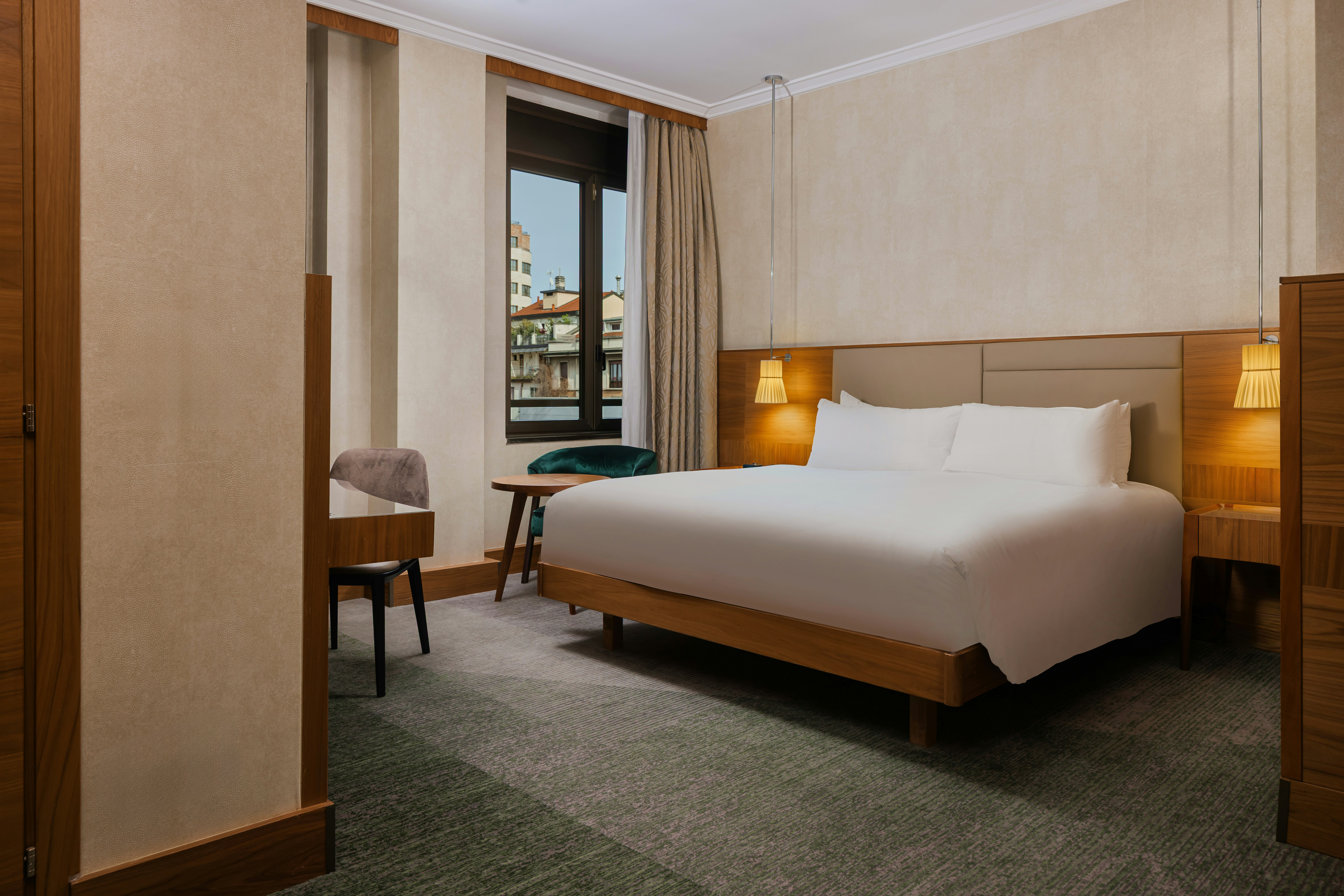 غرفة ديلوكس بسرير كينج، Hilton Milan Hotel 2/8