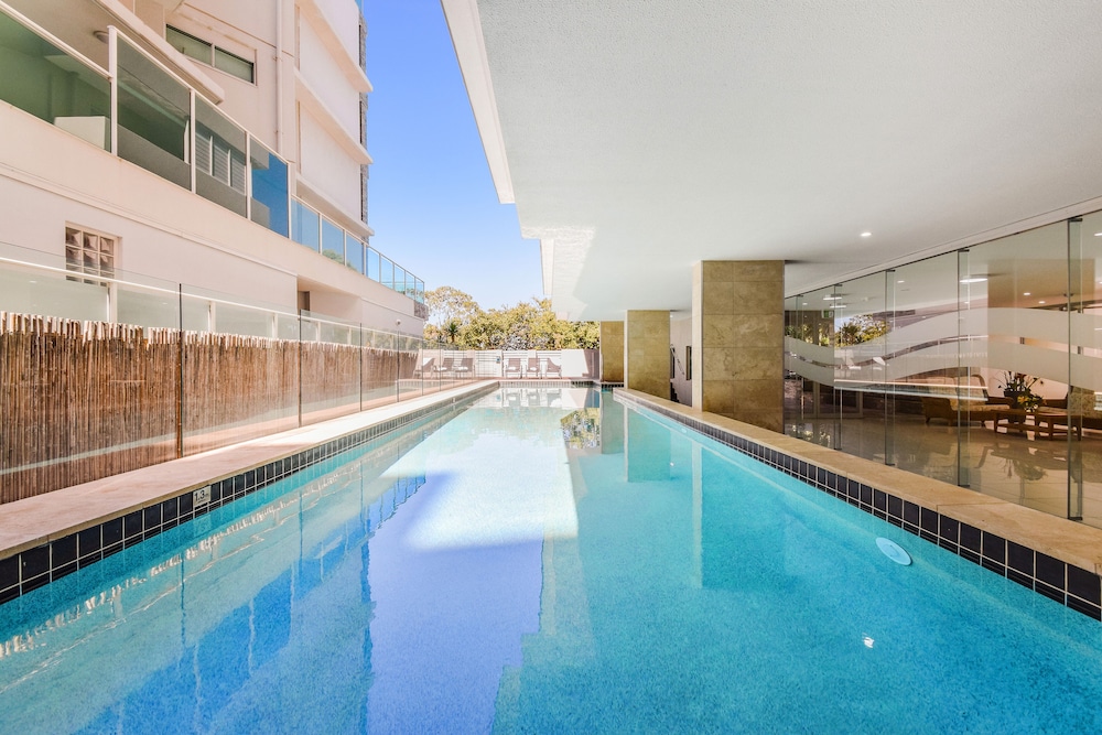 REDVUE APARTMENTS 26/50