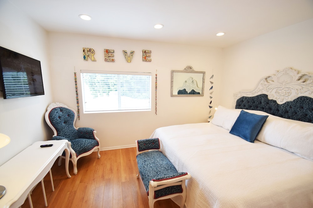 Boutique Hotel 444 45/73