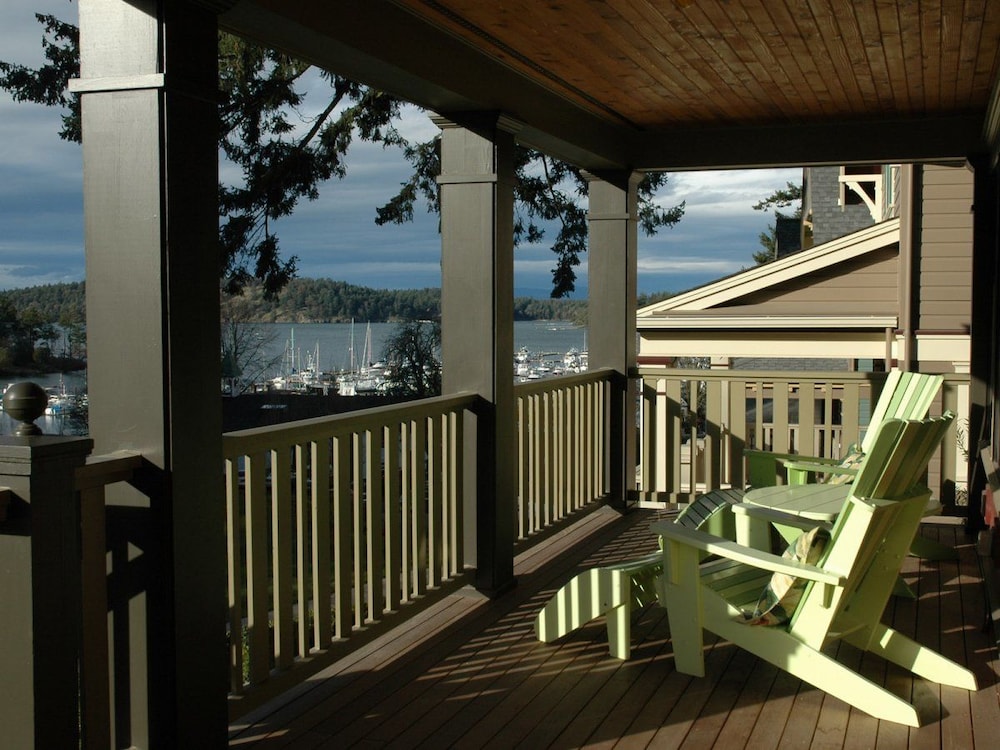 Roche Harbor Resort 40/77
