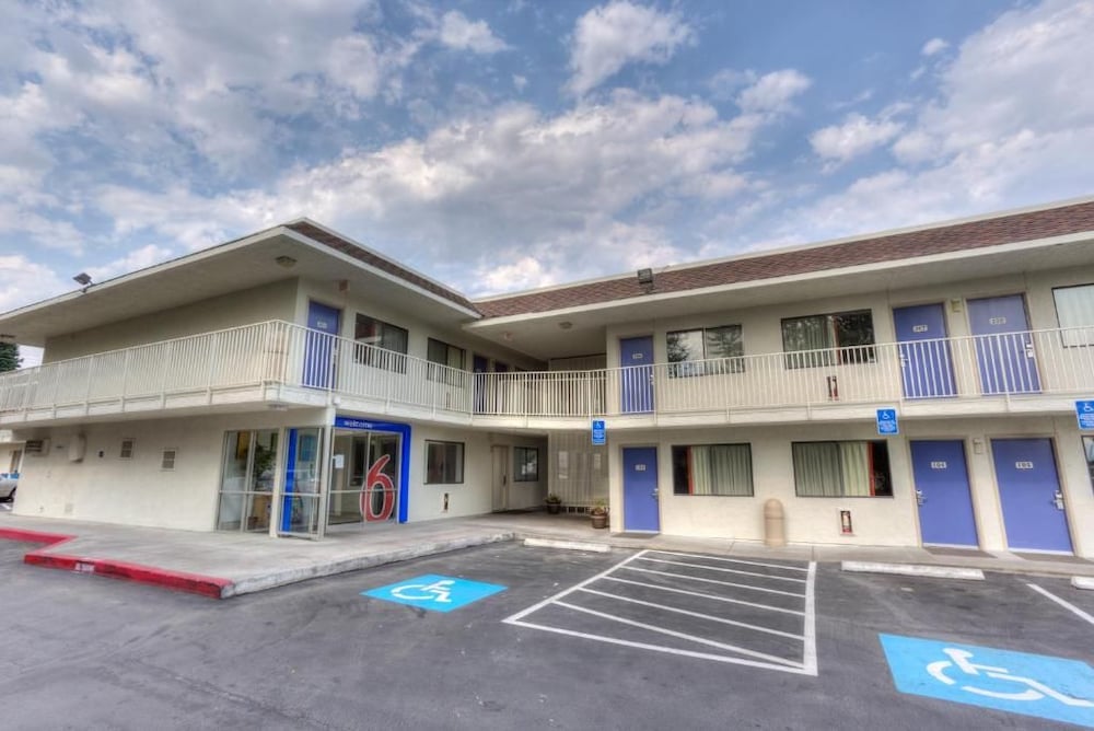 Motel6 Troutdale, OR - Portland East 3/59