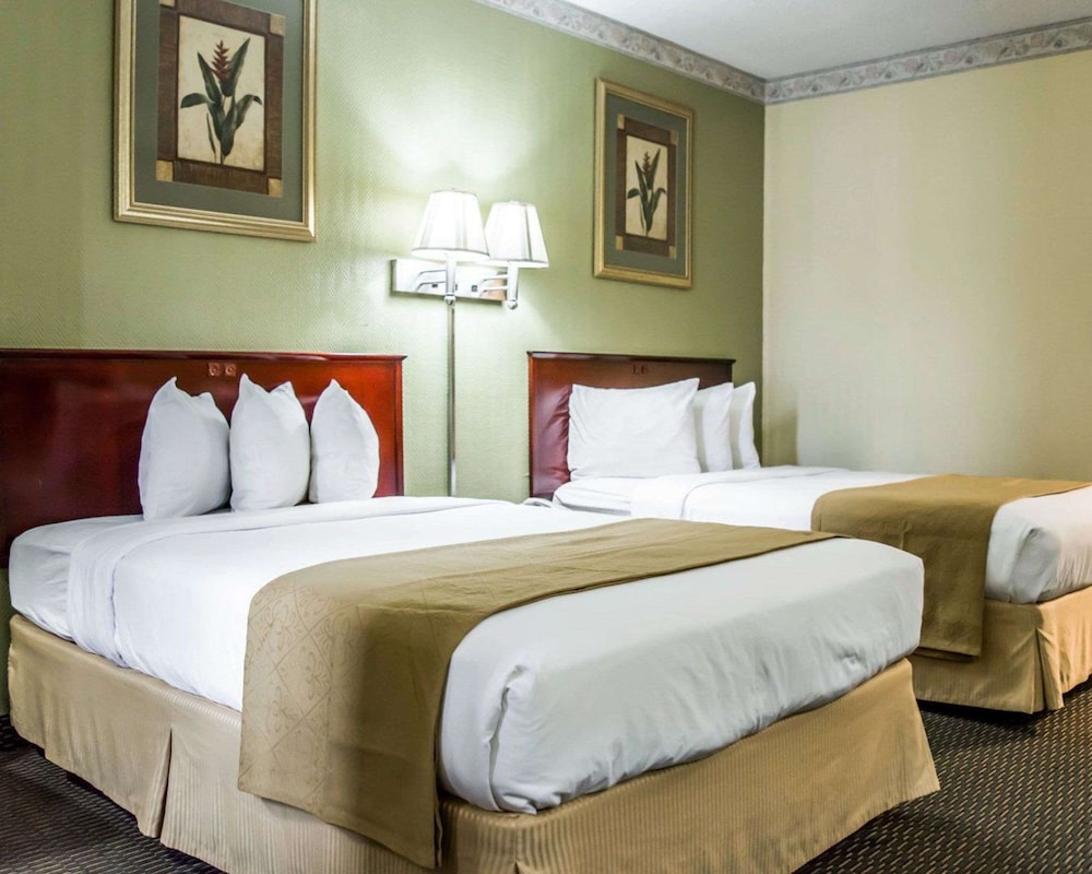 Quality Inn Tampa Airport - Cruise Port 24/69