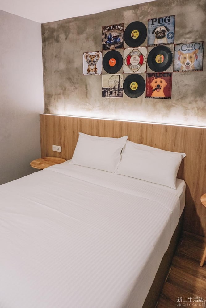 Ciq Hotel At Jalan Trus 25/54