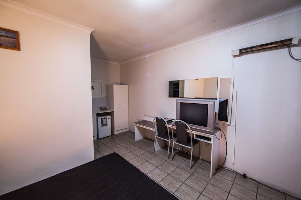Elkira Court Motel 44/58
