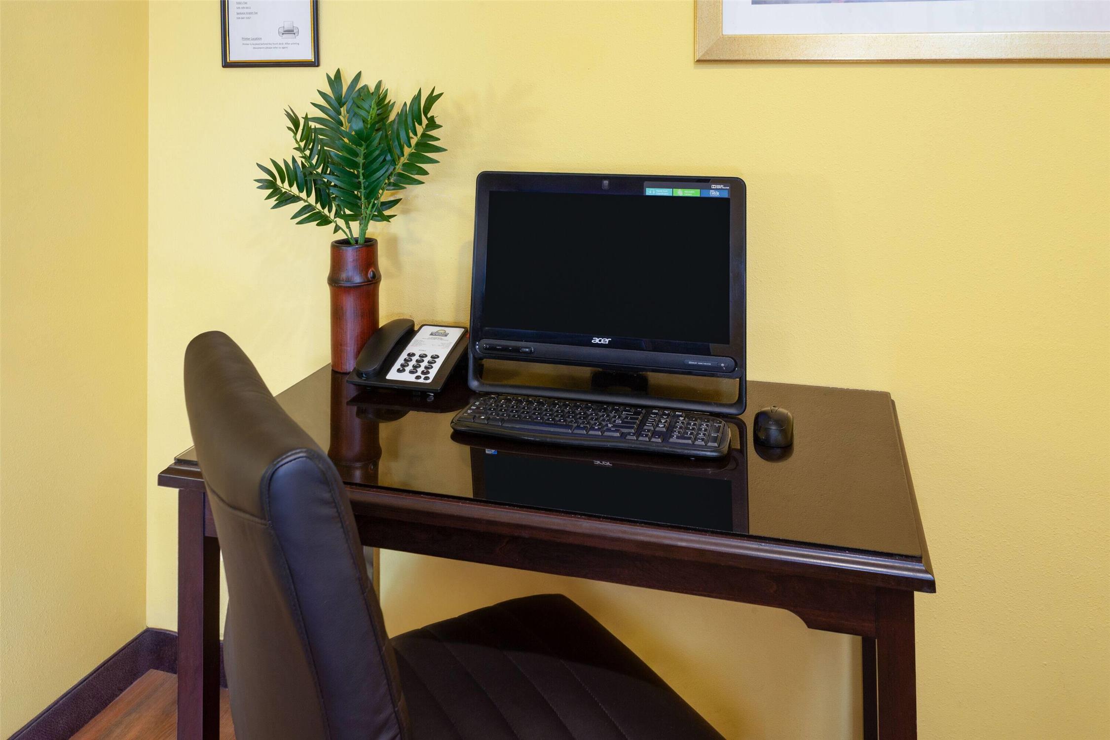 Days Inn & Suites By Wyndham Spokane Airport Airway Heights 35/41