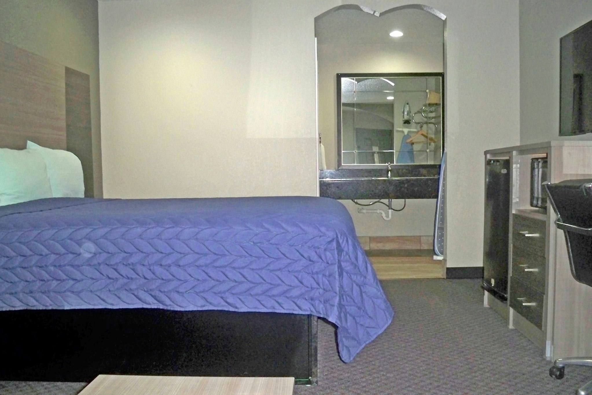 Scottish Inns And Suites 17/22