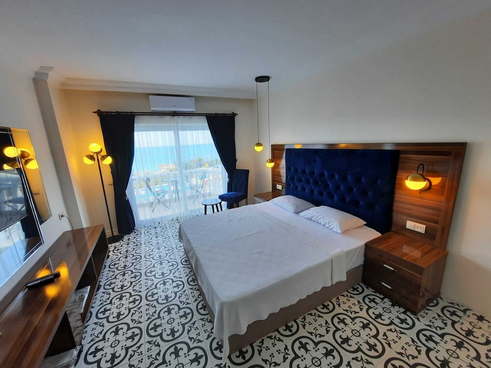 Issos Otel 2/11
