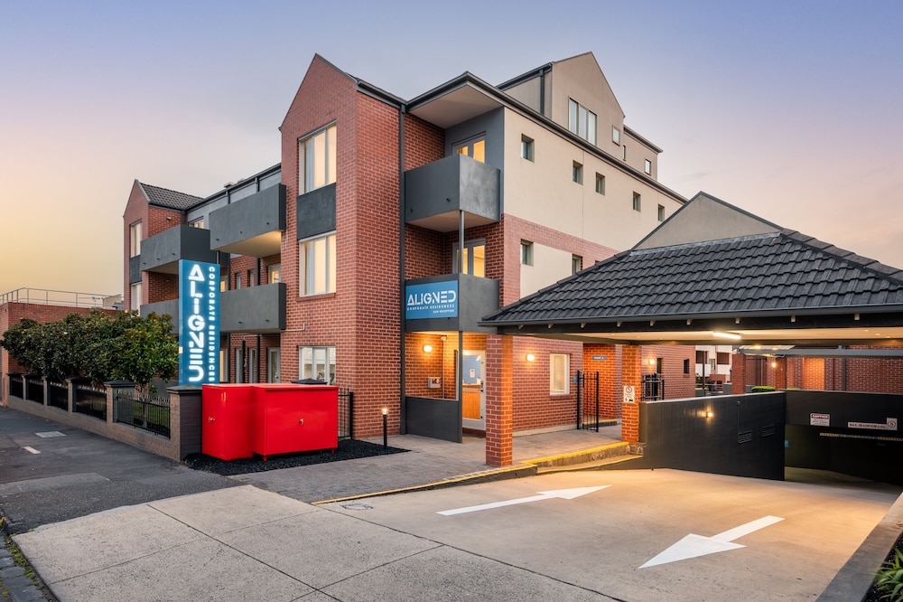 MainStay Suites Kew 52/60