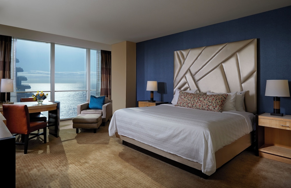 Ocean, King Bed, North Tower