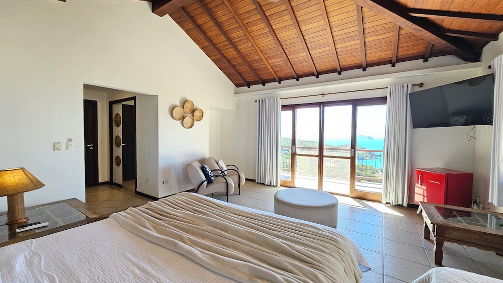Deluxe, Suite, 1 King and 1 Single Beds, Sea View