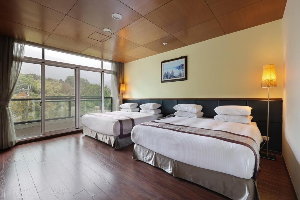Deluxe, Quadruple, 2 Double Beds