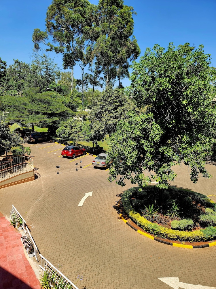 United Kenya Club 48/50
