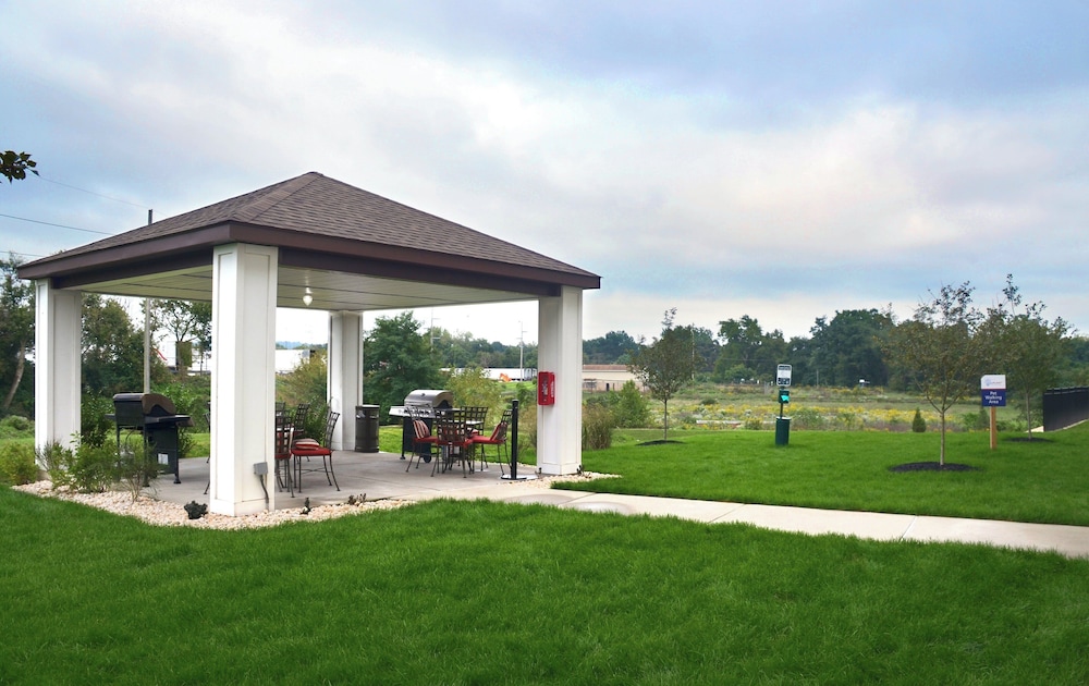 Candlewood Suites York 20/23
