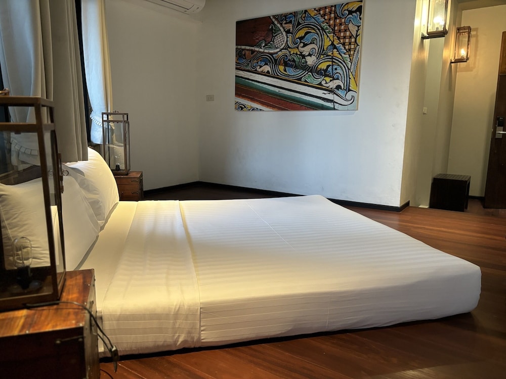 TRADITIONAL, DOUBLE BED