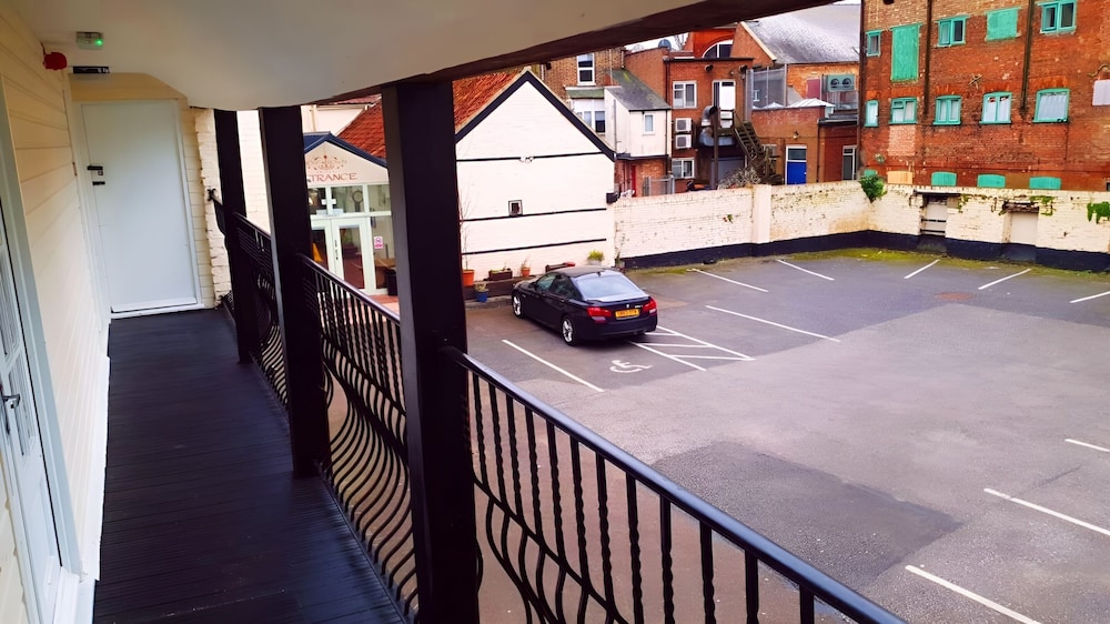 The Rose and Crown Hotel 38/53