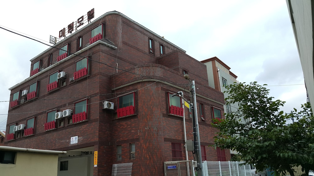 Mirim Motel 4/43