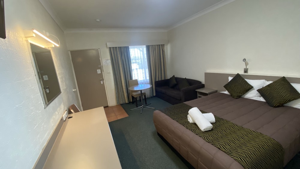 Sapphire City Motor Inn Inverell 18/34