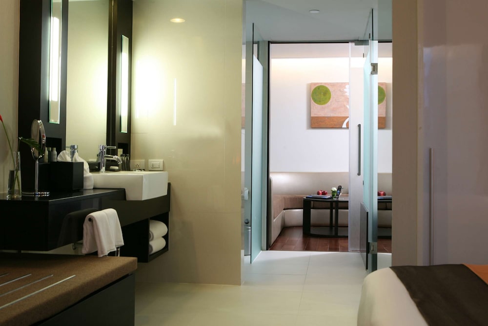 RADISSON SUITES BANGKOK SUKHUMVIT 26/73